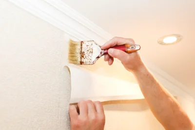 Pose de papier peint à Breuil-Magné — revêtements muraux et toiles de verre